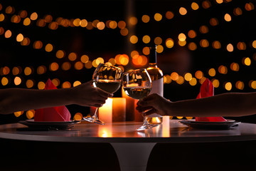 Dining out with your partner and making a toast could help enhance sexual life. 