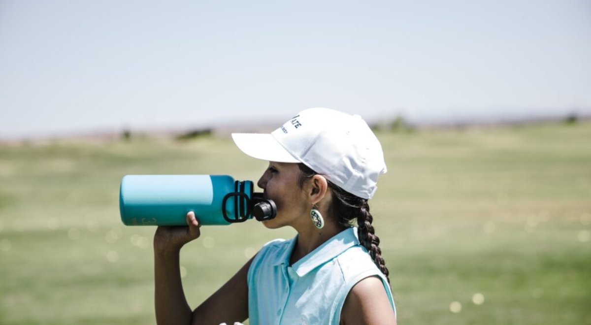 7 Signs You’re Not Drinking Enough Water (and How Much to Drink)
